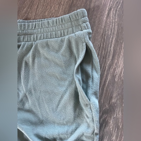 Victoria’s Secret Glow Waffle Henley Jogger Pants and Henley top Mint Green SZ M - Picture 13 of 16